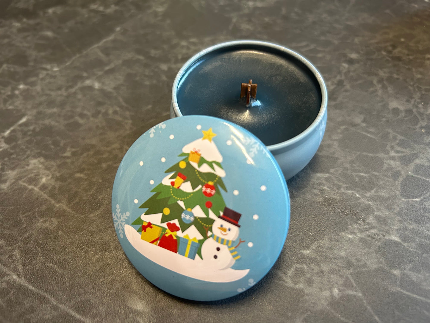Weihnachtskerze in Dose