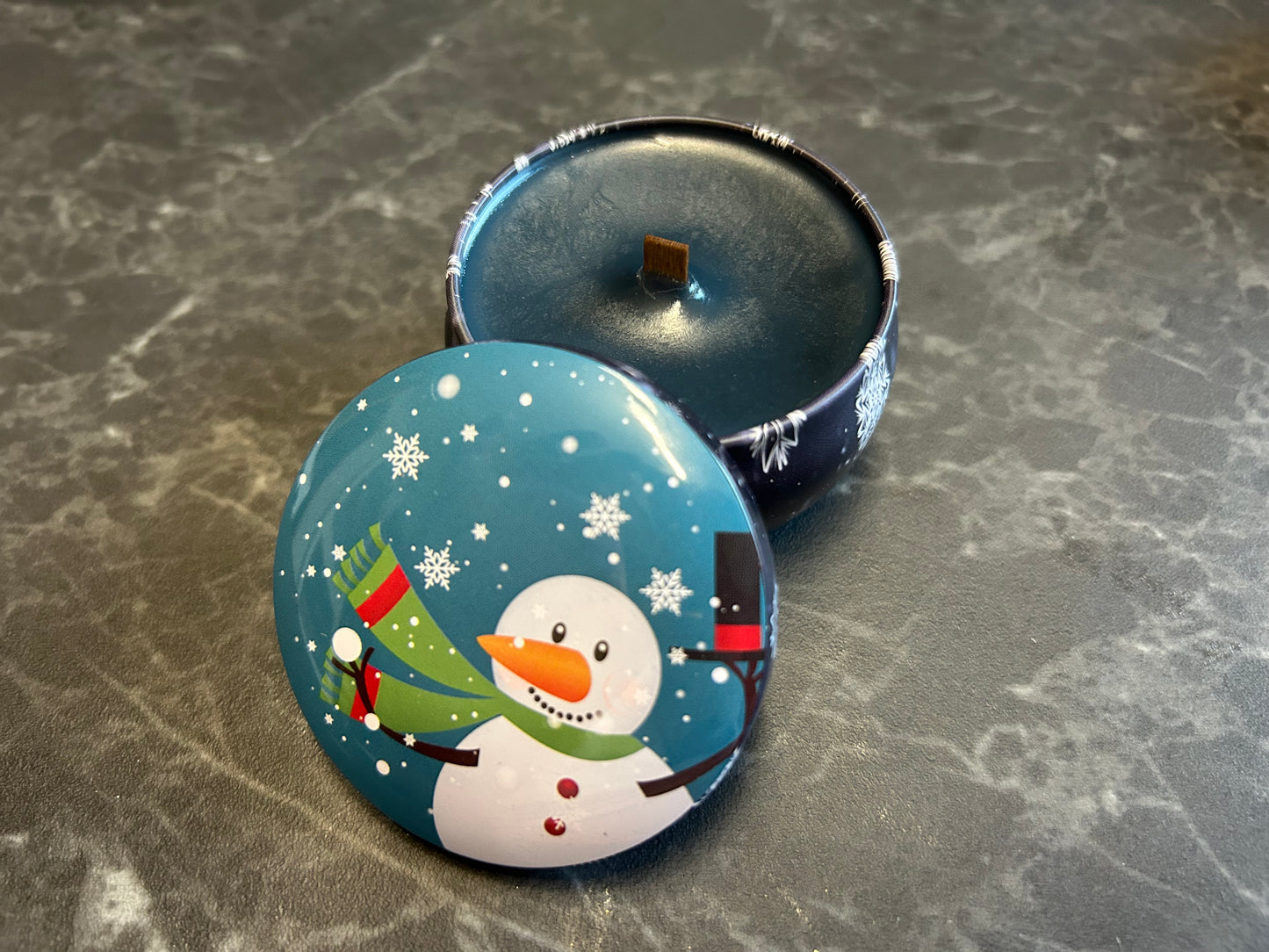 Weihnachtskerze in Dose